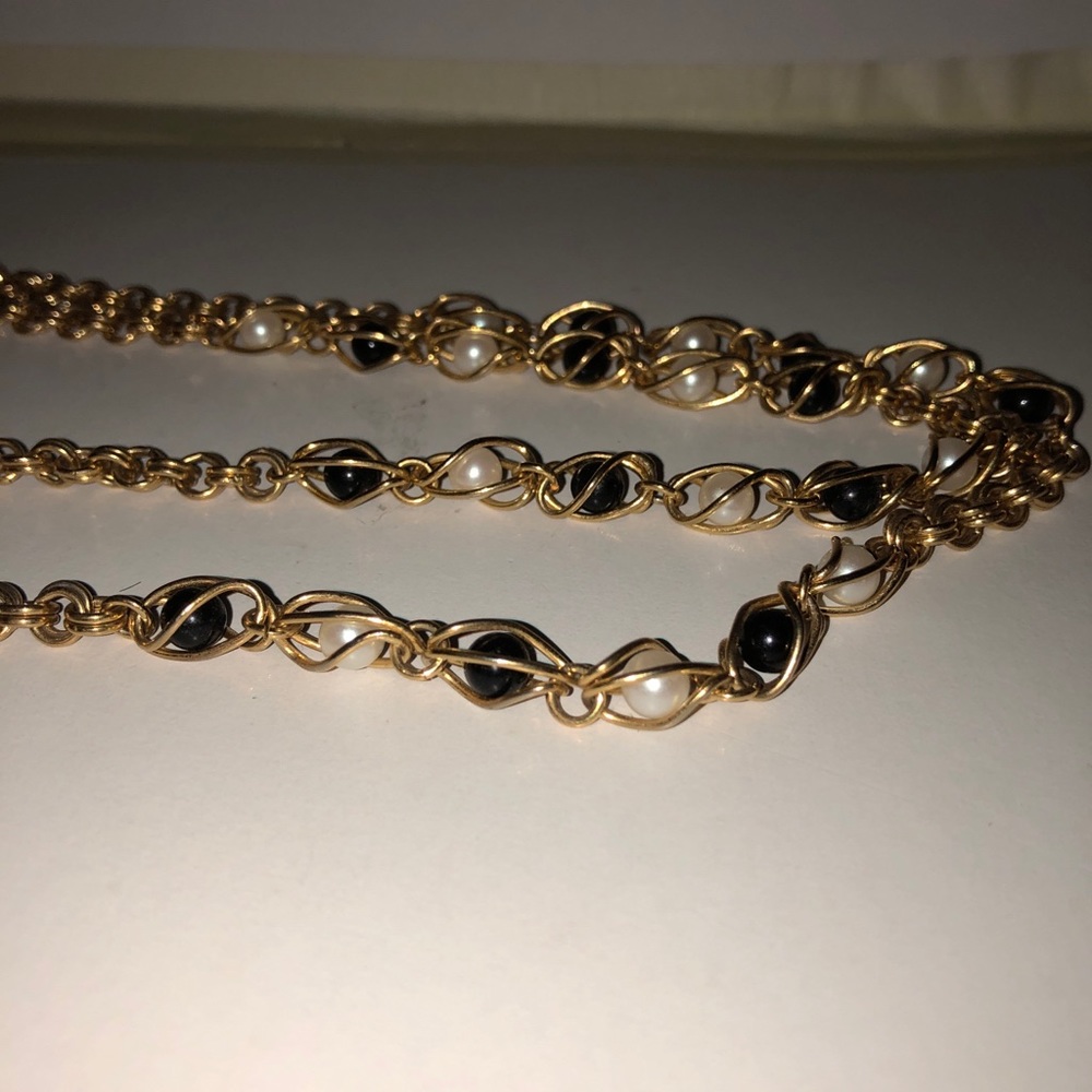 Vtg goldtone chain black white pearls necklace